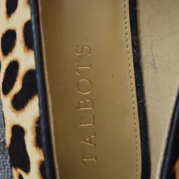 Size 8 Talbots Leopard Print Ryan Buckle Calf Hair Women's Loafers - Picture 2 of 6